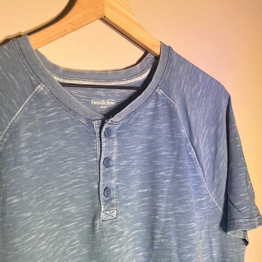 Goodfellow & Co Blue Quarter Button Short Sleeved Shirt - Mens XL - 100% Cotton